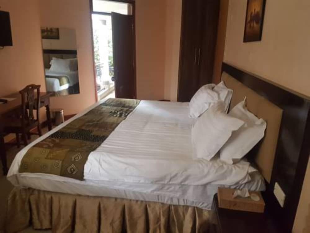 Executive Room photo 2