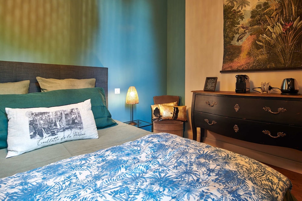 Deluxe Room - Photo 5