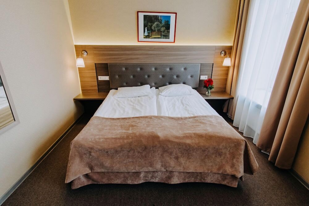 Suite, 1 King Bed photo 2