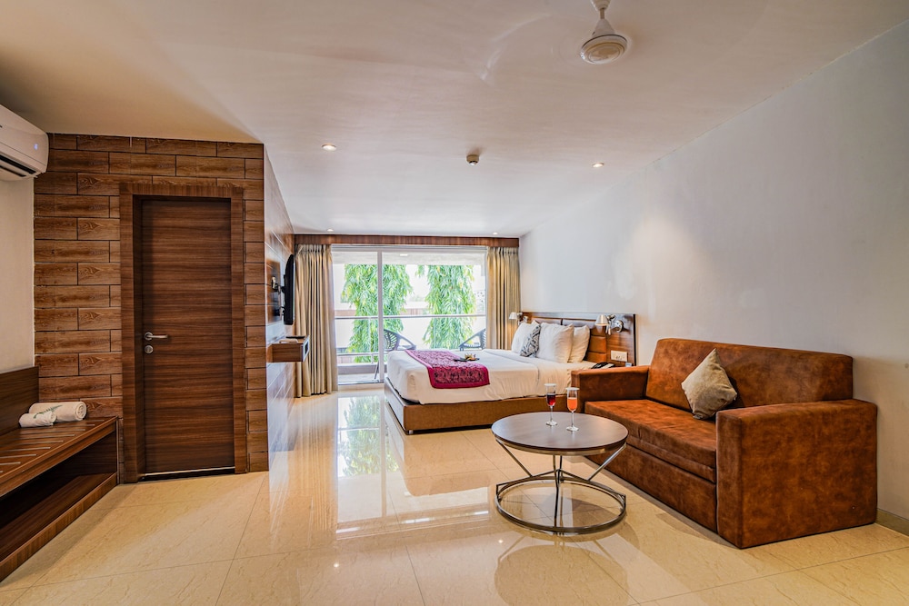 Winter Green Premium Garden View Room - Photo 1