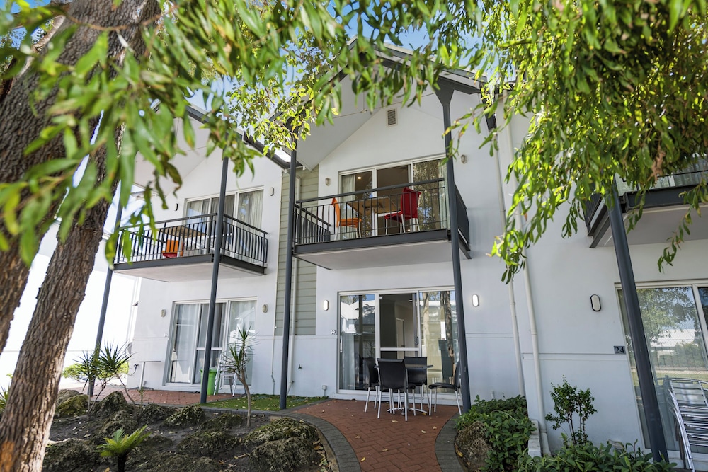 Family Villa, 2 Bedrooms, Jetted Tub - Photo 15