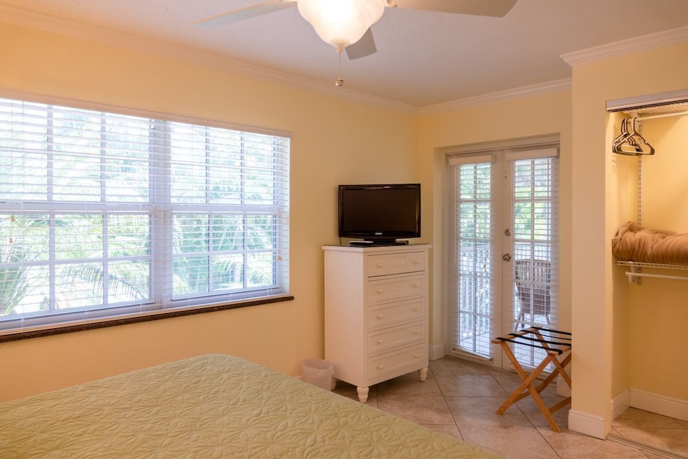 Premier Condo photo 3