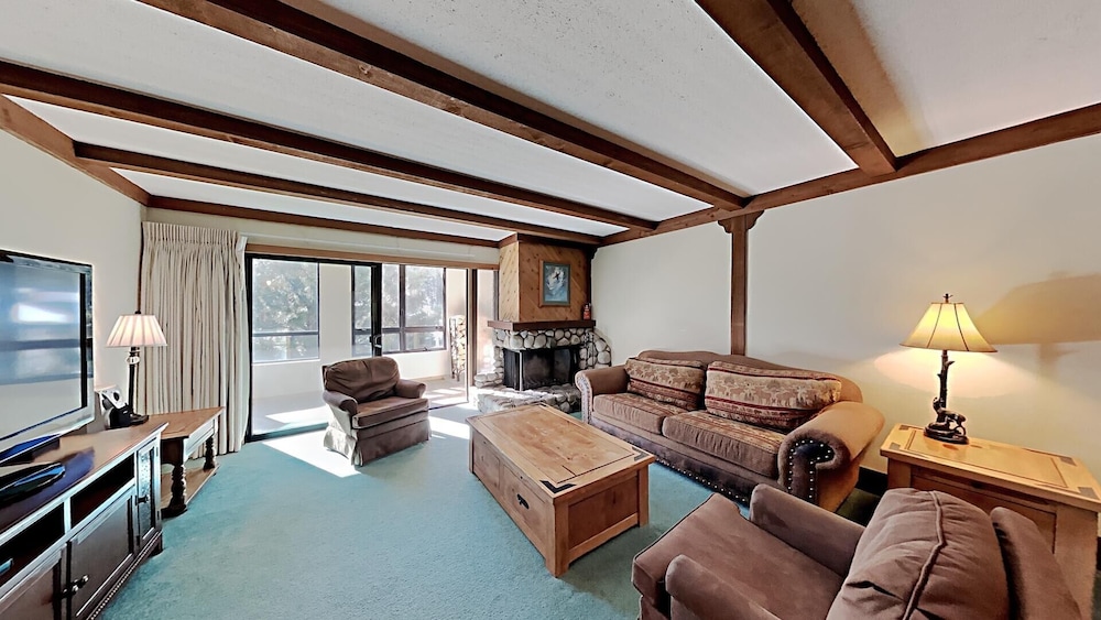 Condo, 3 Bedrooms
