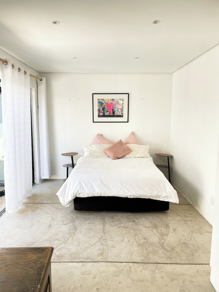 Deluxe Studio, Courtyard View