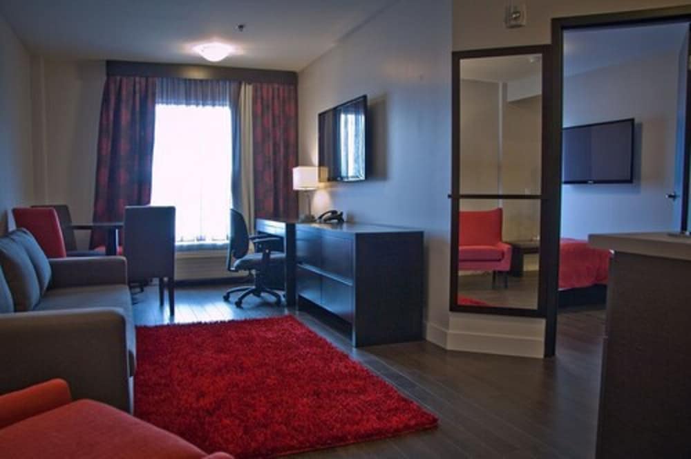 Luxury Suite, 1 King Bed, River View photo 1