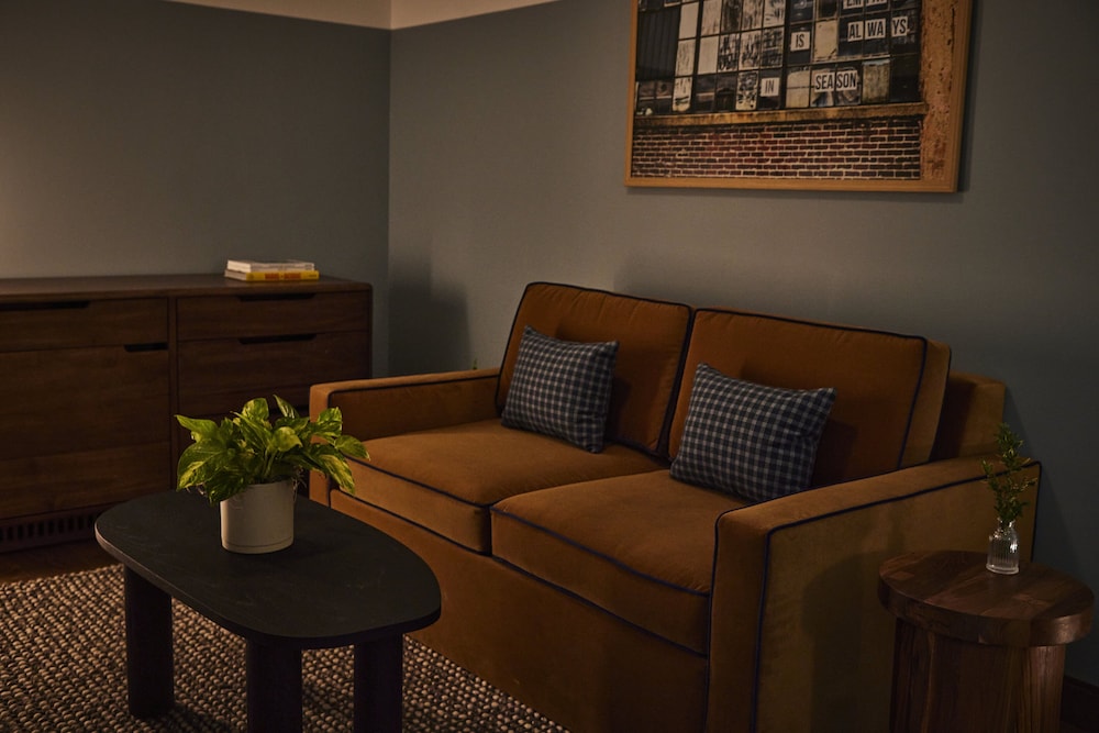Suite, 1 King Bed with Sofa bed (The Artist's, ADA) photo 3