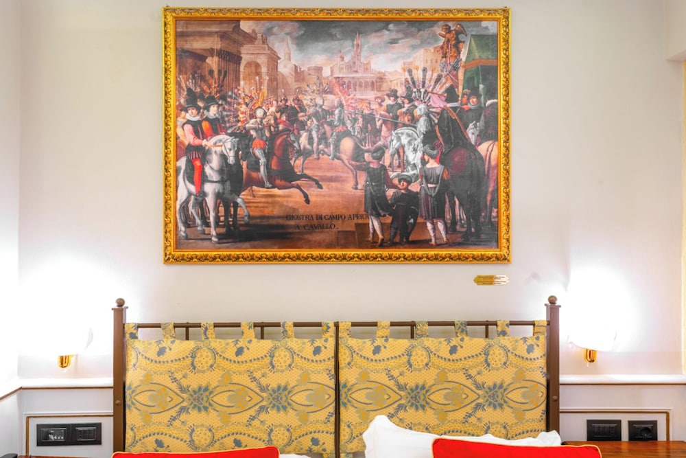 Classic Double or Twin Room - Photo 13