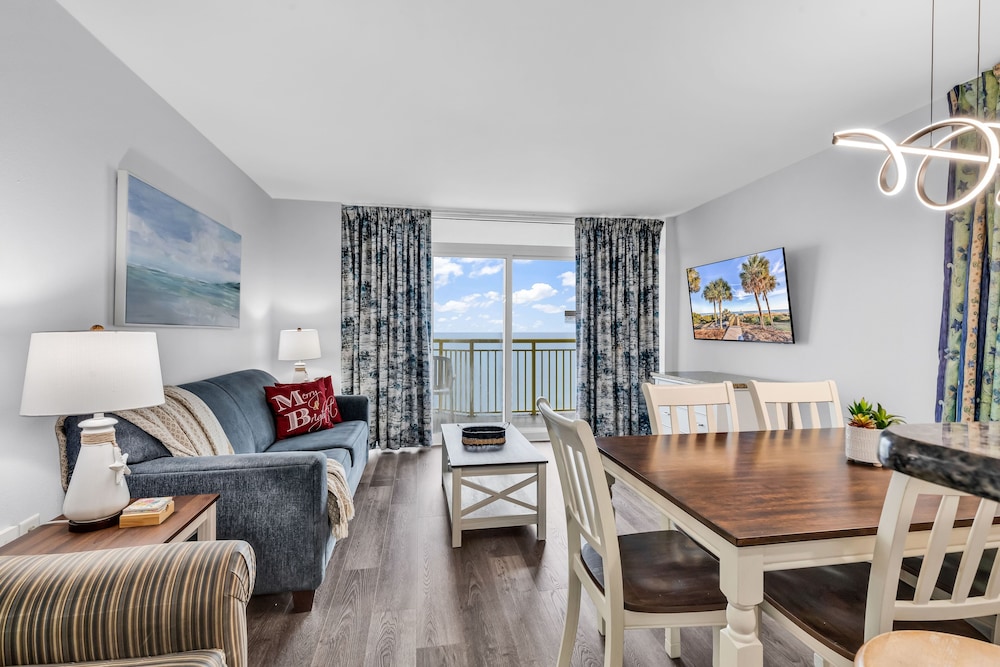 Signature Condo, 2 Bedrooms, Beach View, Beachfront