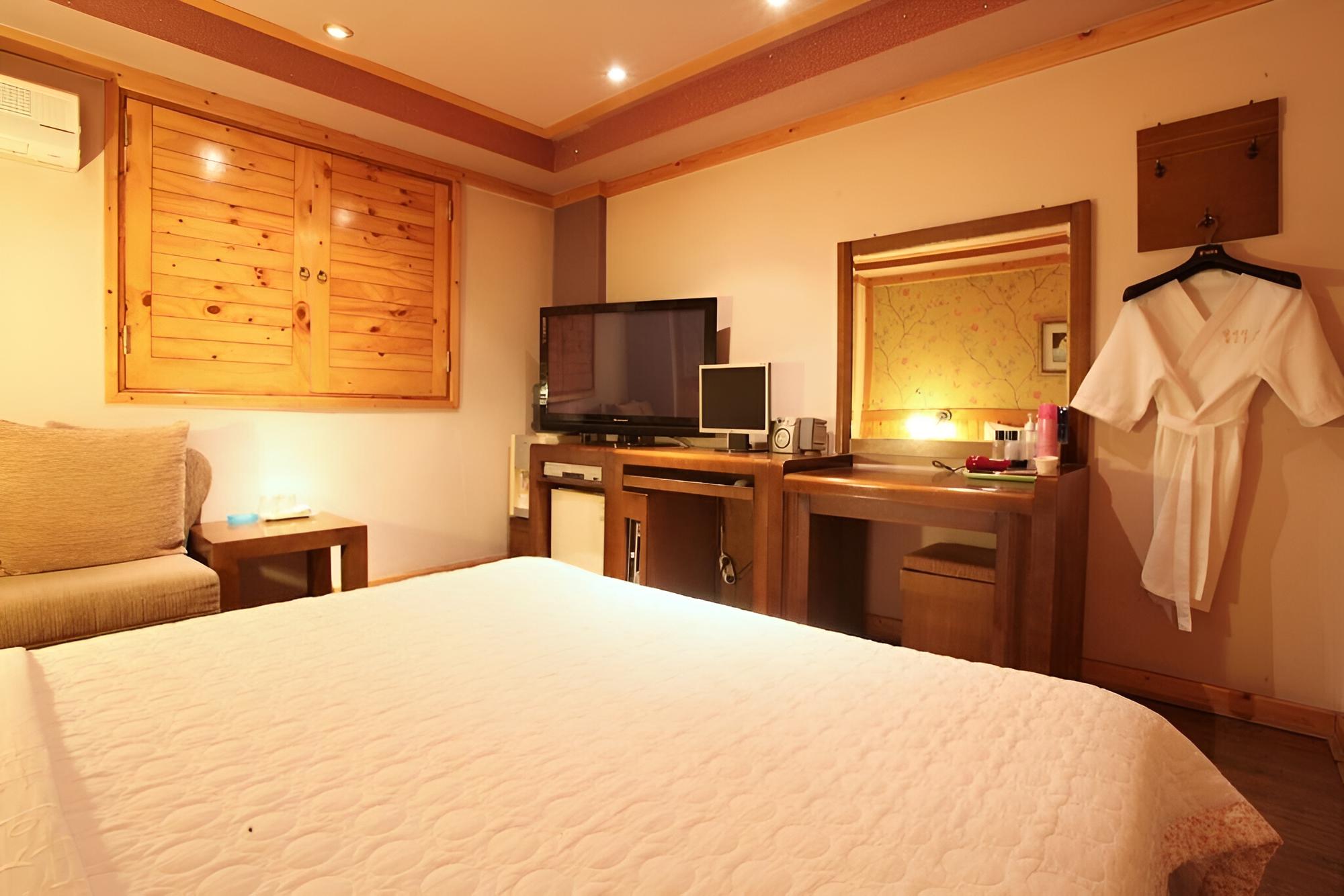 Room (Standard Room) photo 1
