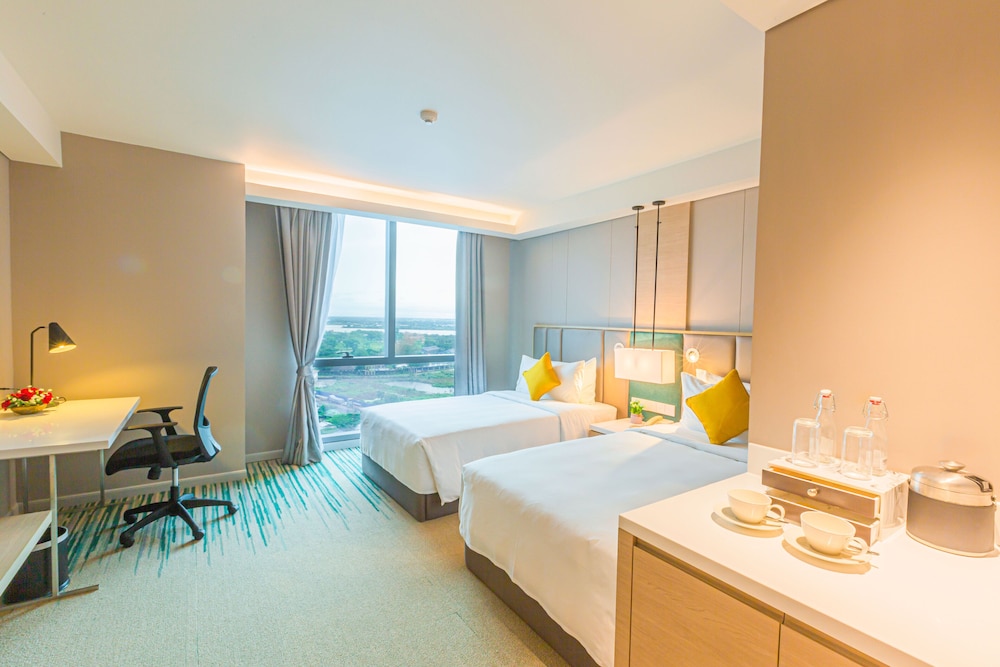Superior Twin Room with City View - Photo 1