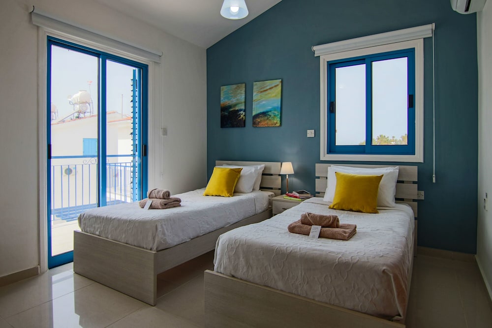 Luxury Villa photo 3