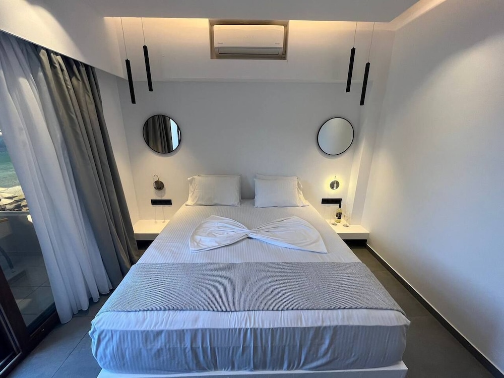Superior Studio Suite, Sea Facing