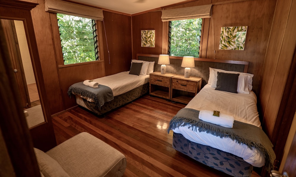 Deluxe 2 Bedroom Cottage (Watergum) photo 2