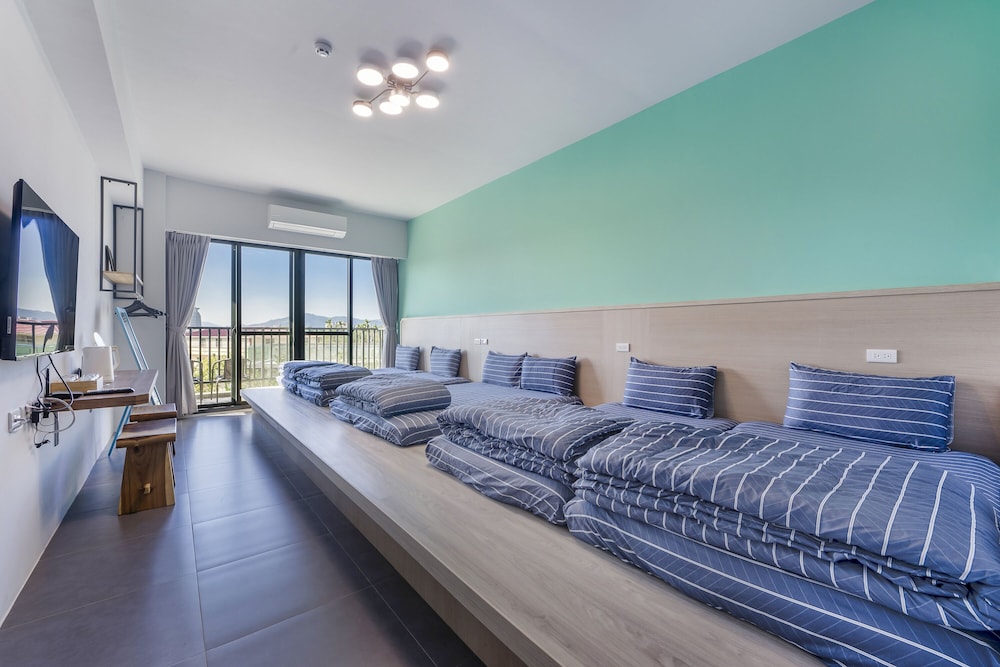 Family Room with Balcony photo 1