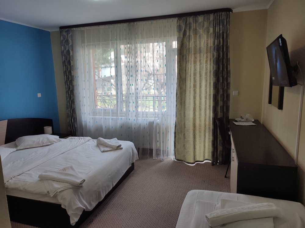 Superior Triple Room, Balcony, Mountain View photo 2