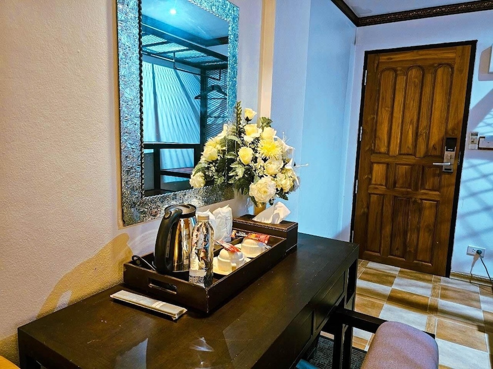 Family Room - Photo 5