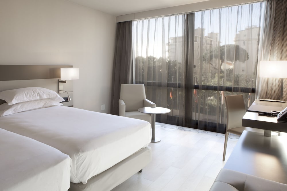 Deluxe Room, 2 Twin Beds, Sea View - Photo 2
