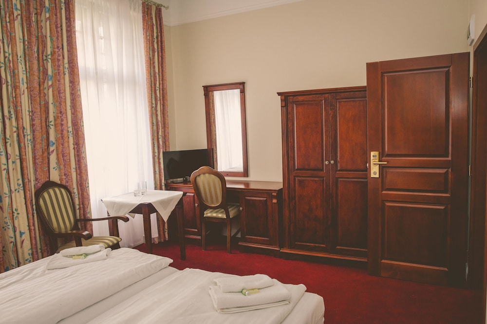 Twin Room, 2 Twin Beds photo 1