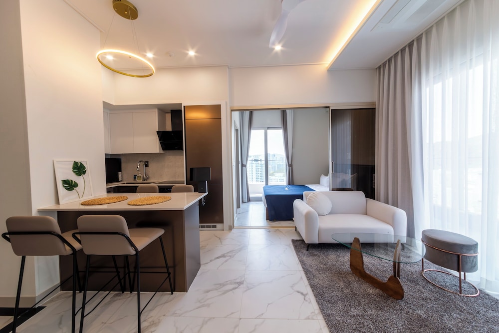Corner Family Suite