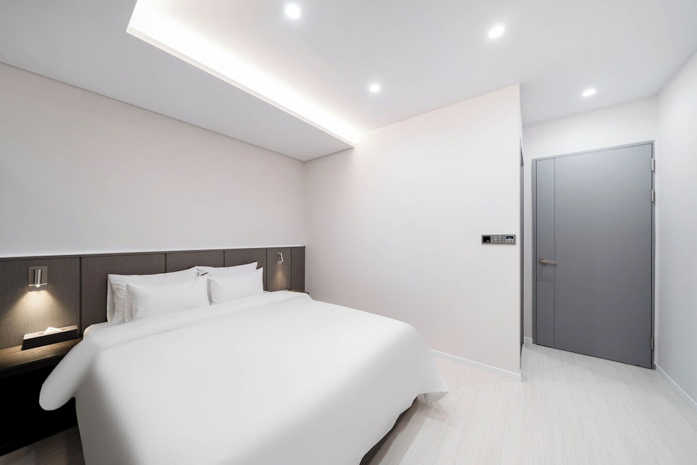 Standard Double Room photo 3