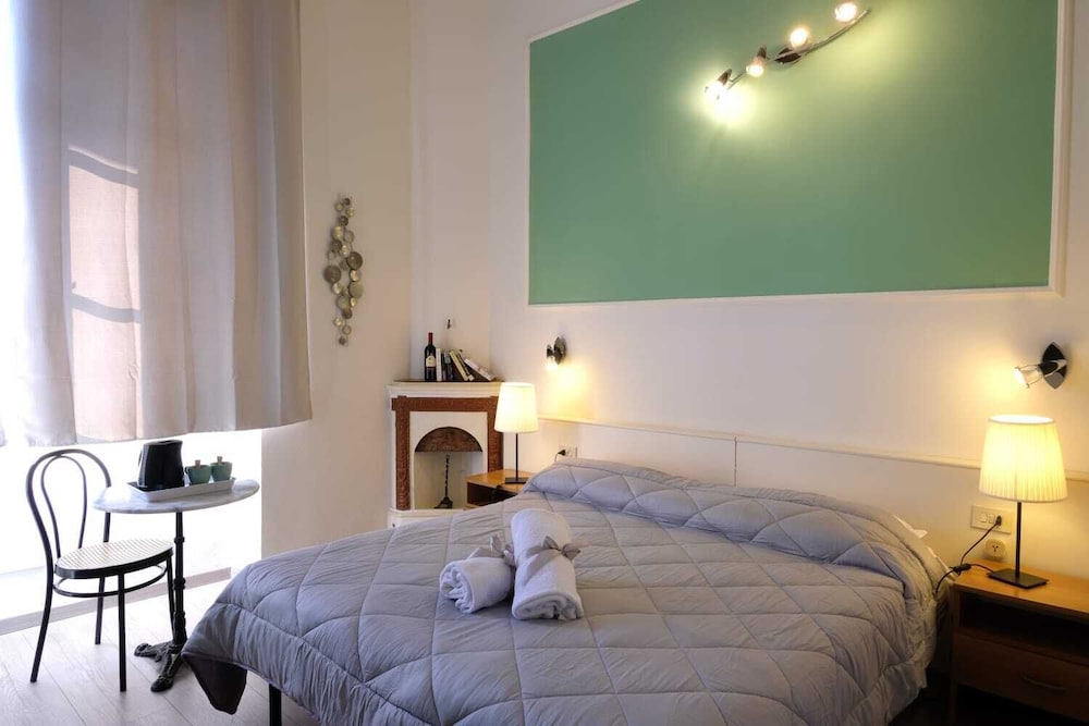 Single Room photo 2