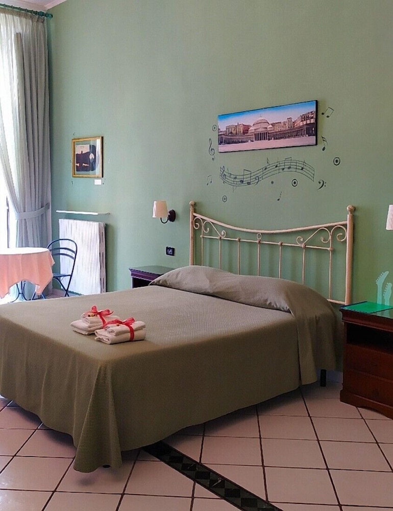 Deluxe Quadruple Room, 1 Double Bed with Sofa bed