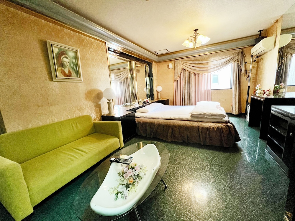 Economy Double Room, 1 Double Bed, Non Smoking, Private Bathroom