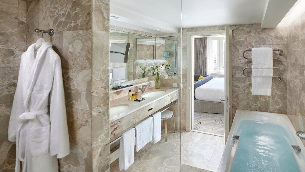 Available room