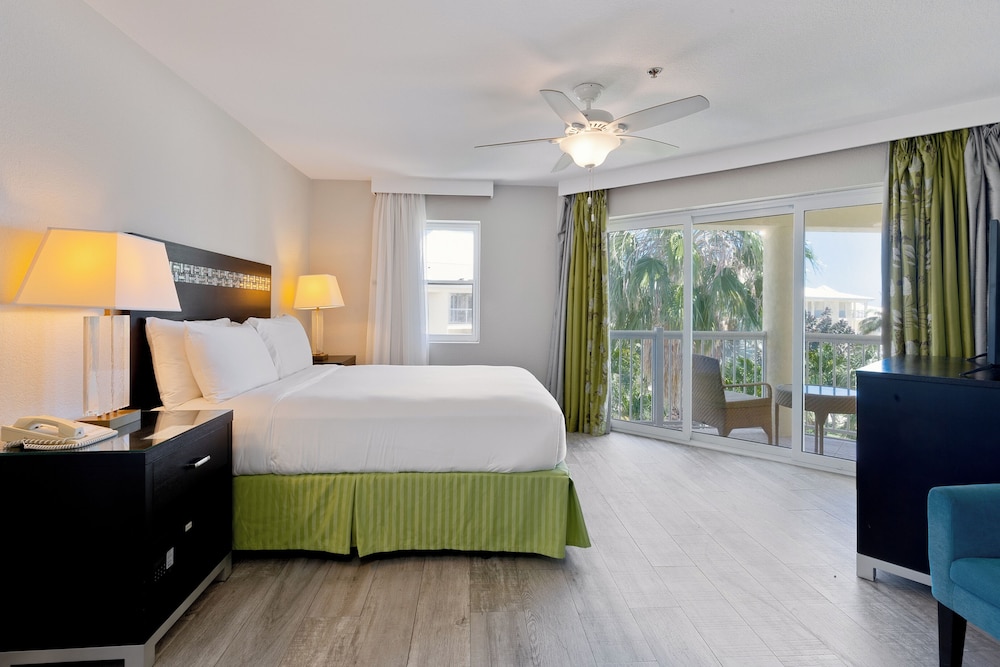 Studio One Queen Bed - Island View photo 3