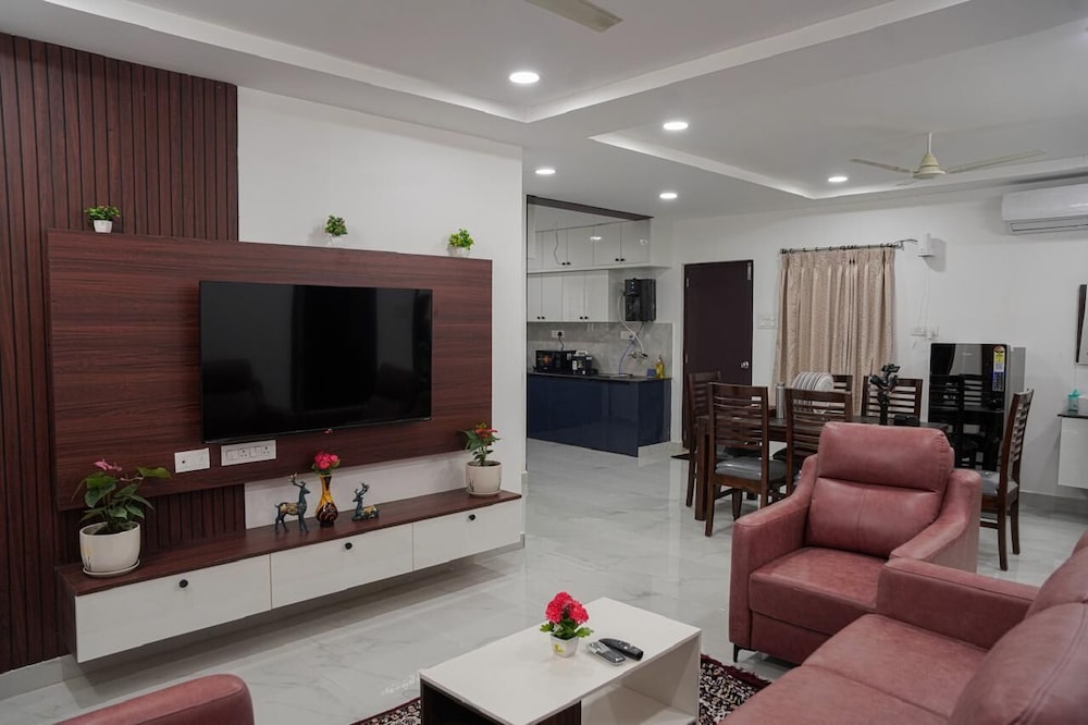 Family Apartment, Balcony, City View