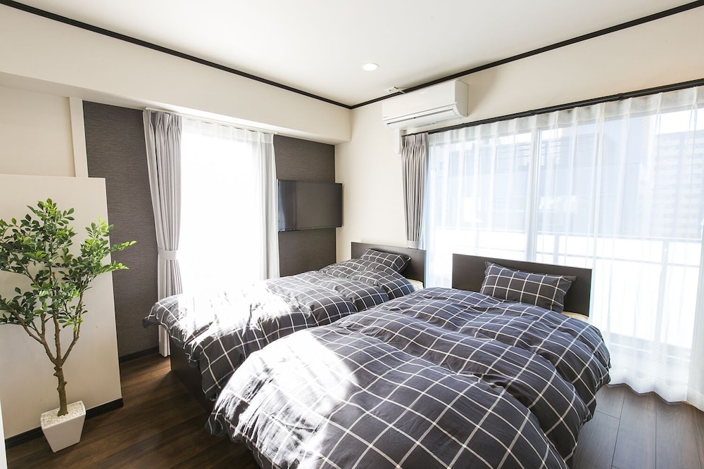 Room, 1 Bedroom (1802 apartment)