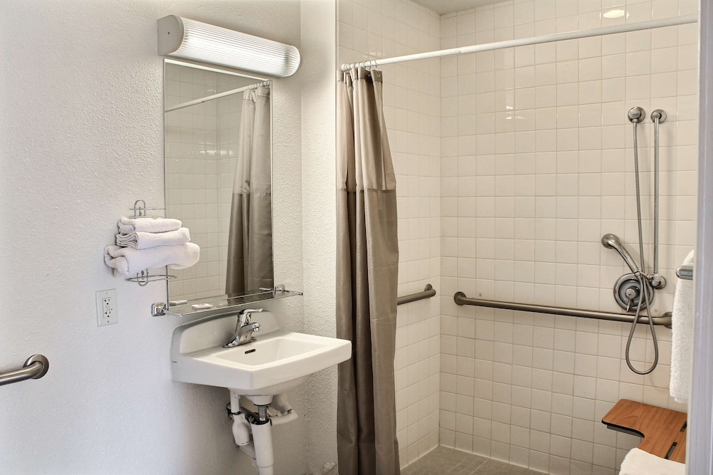 Standard Room, 2 Double Beds, Non Smoking