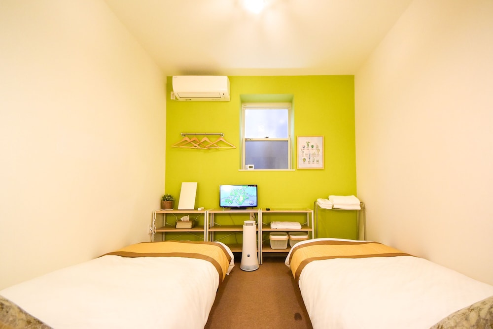 Basic Twin Room, 2 Twin Beds, Non Smoking, Ground Floor - Photo 14