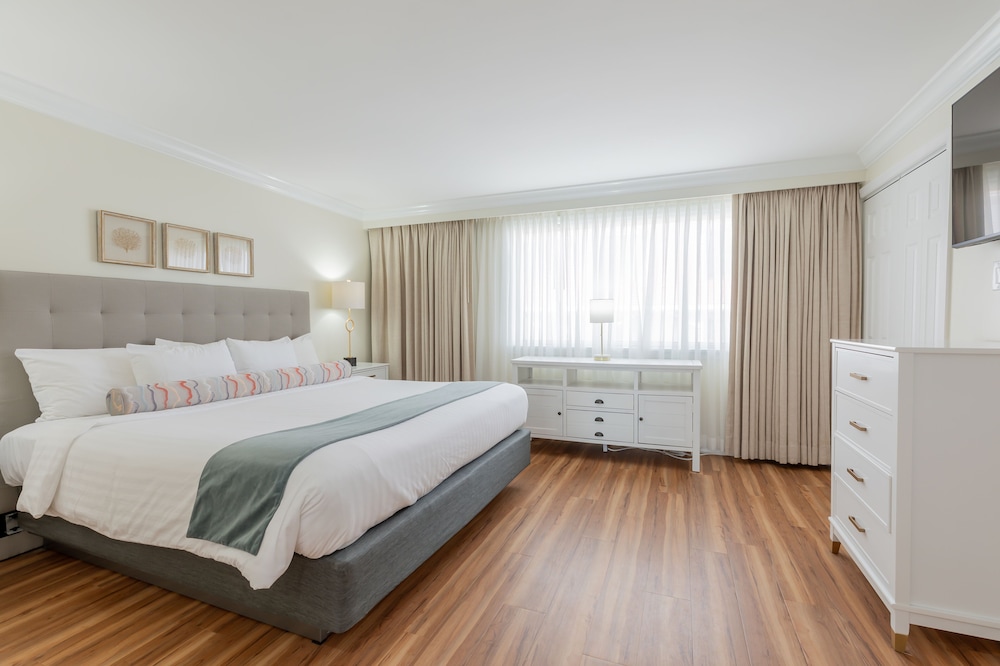 Full Ocean View Penthouse - Off Site Condominium P42