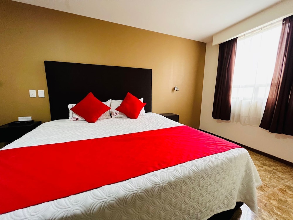 Comfort Room, 1 King Bed, Non Smoking, Courtyard View photo 1