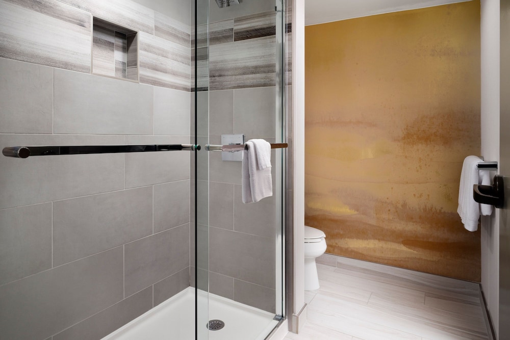 Suite, 1 Bedroom (Hearing Accessible) - Photo 7