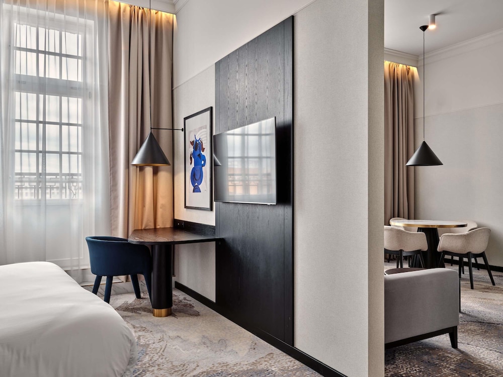 Junior Suite, 1 Double Bed with Sofa bed photo 2