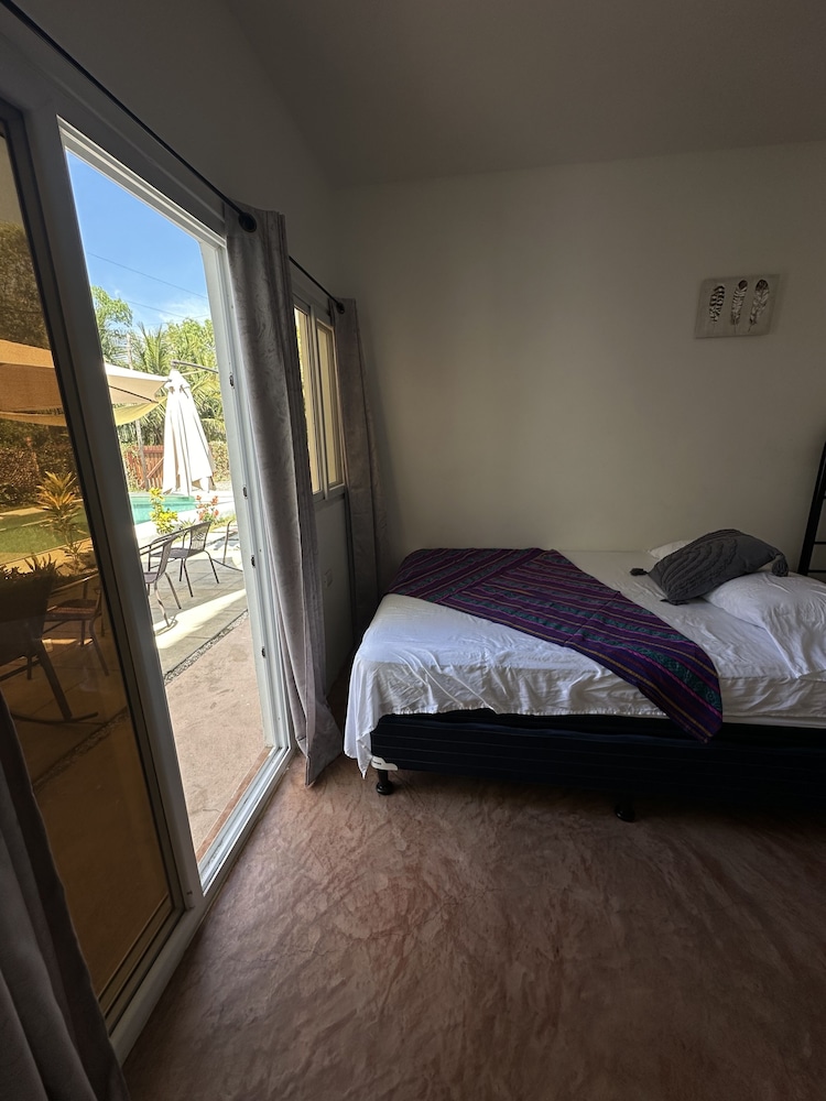 Basic Quadruple Room photo 2