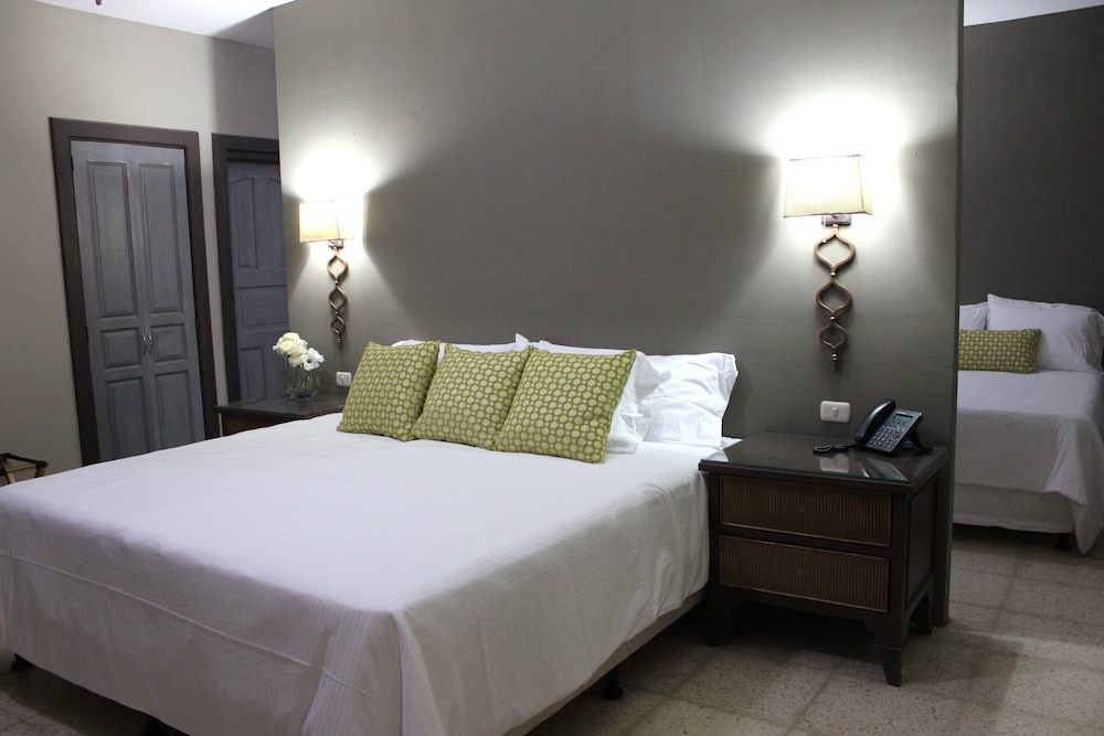 Family Triple Room, 2 Bedrooms, Hot Tub photo 1