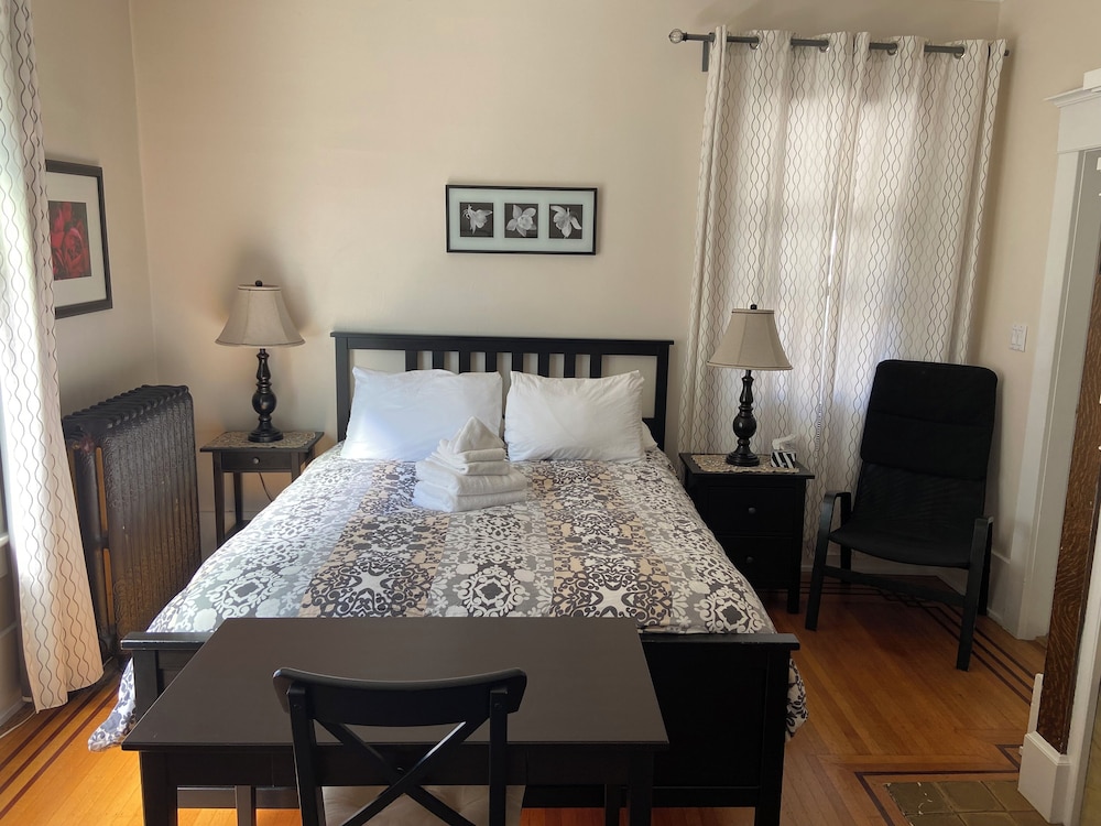 Traditional Room, 1 Queen Bed