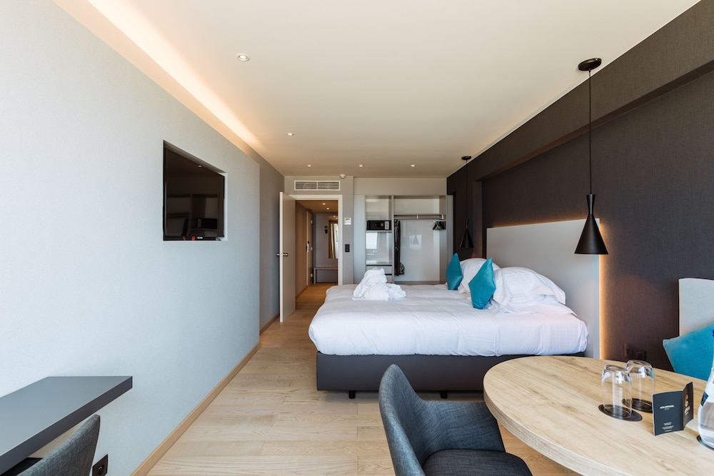 Superior Double Room, No Sea View - Photo 1