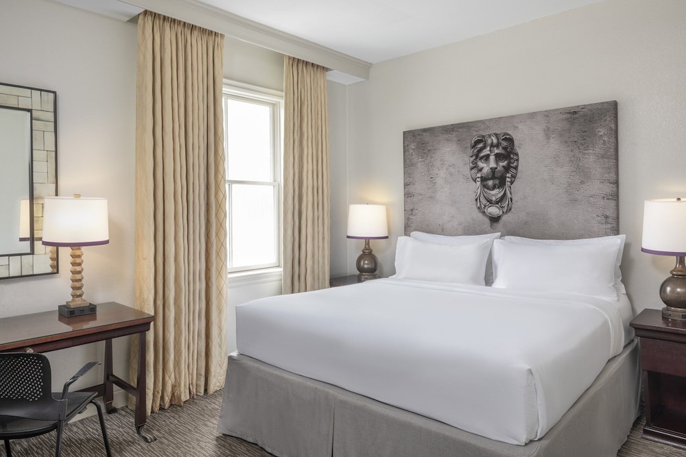 Standard Room, 1 King Bed, Tower (Alexa Tower) - Photo 7