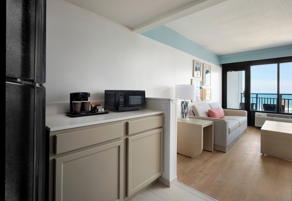 Suite, 1 King Bed, Ocean View - Photo 3