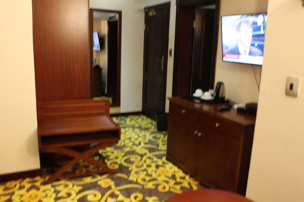Executive Suite, City View