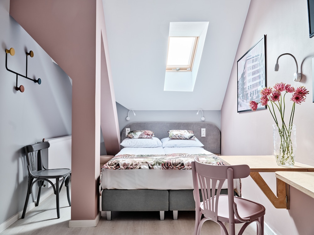 Economy Double Room (vaulted ceiling) - Photo 5