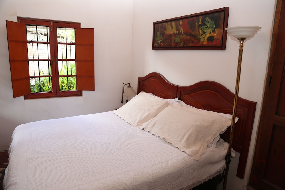Basic Double Room, 1 Double Bed, Non Smoking, Garden View photo 2