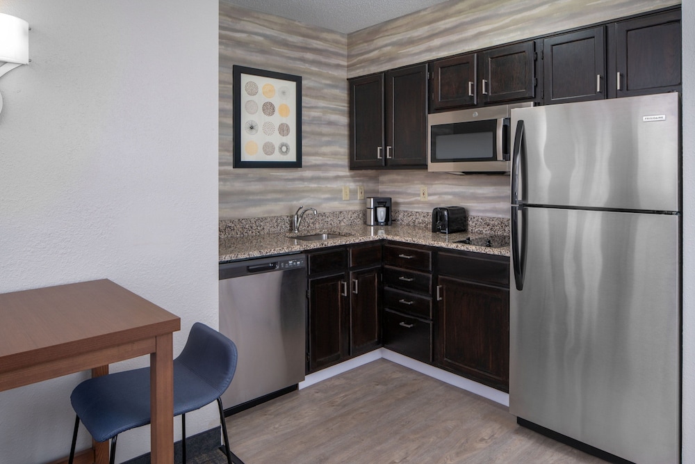 Suite, 1 Bedroom (Mobility/Hearing Accessible, Tub)