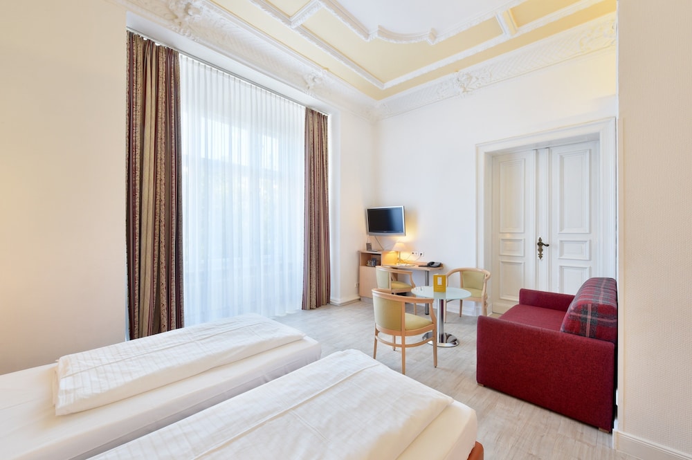 Comfort Double Room, 1 Double or 2 Twin Beds photo 2