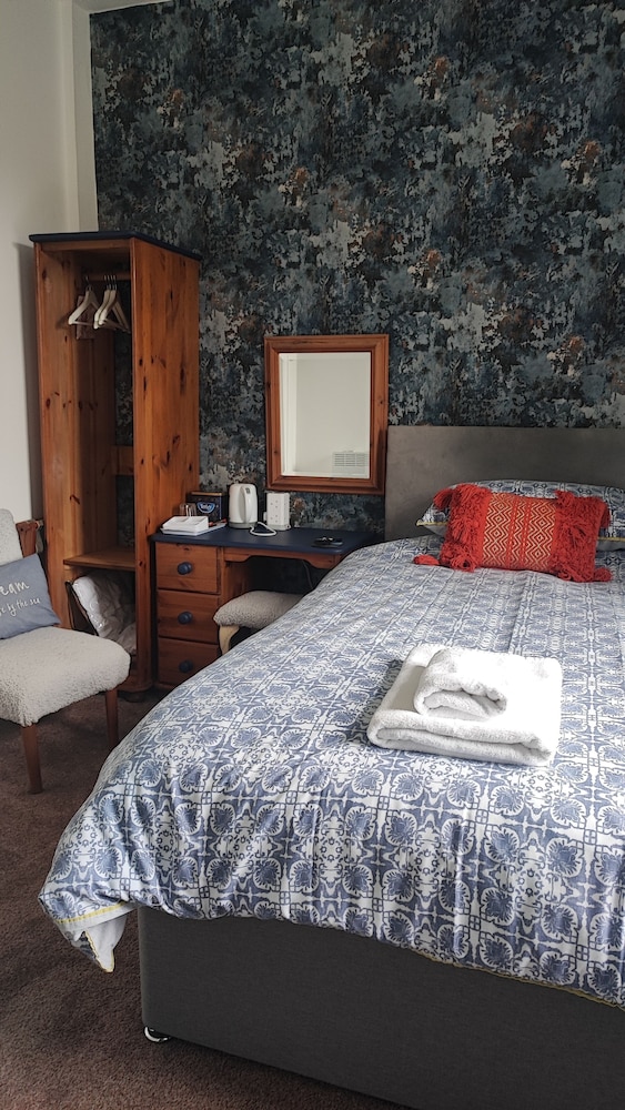 Standard Single Room, Ensuite photo 3