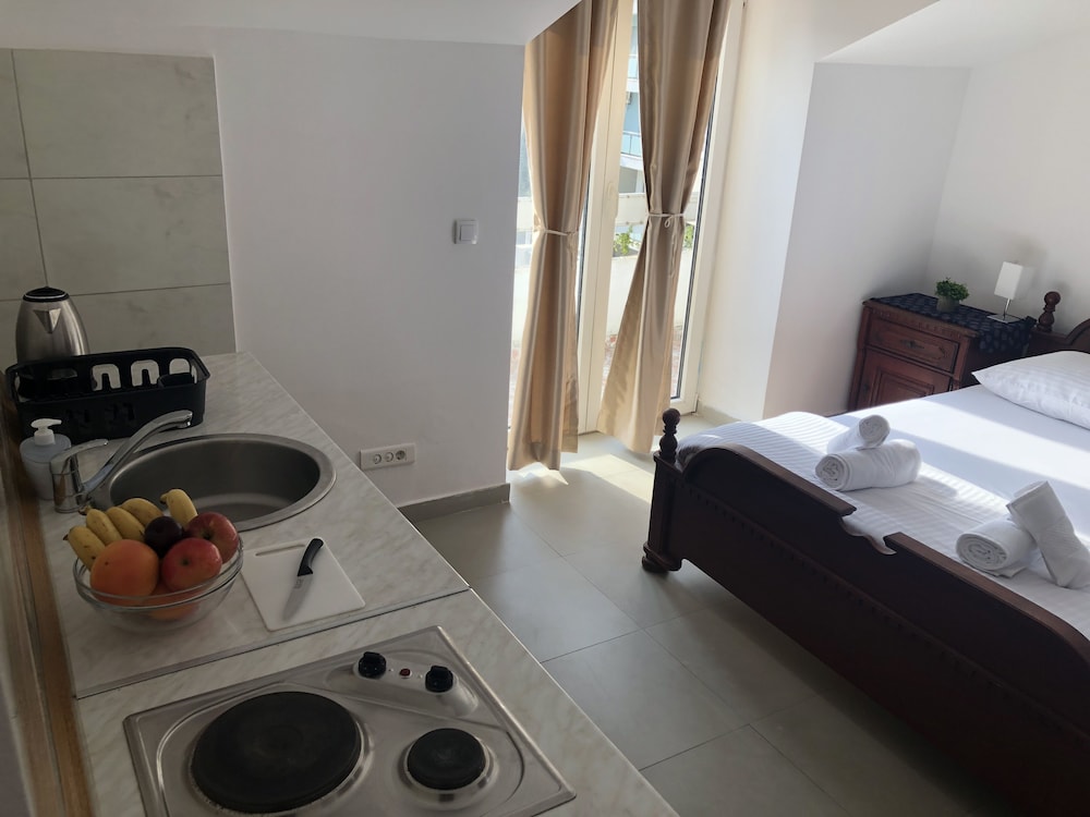Comfort Apartment, 1 Queen Bed, Non Smoking, City View